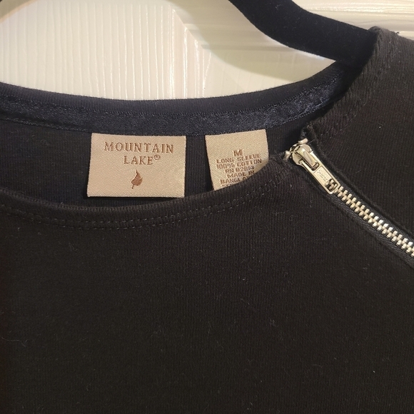 Black long sleeve shirt with zipper detail - Picture 2 of 3